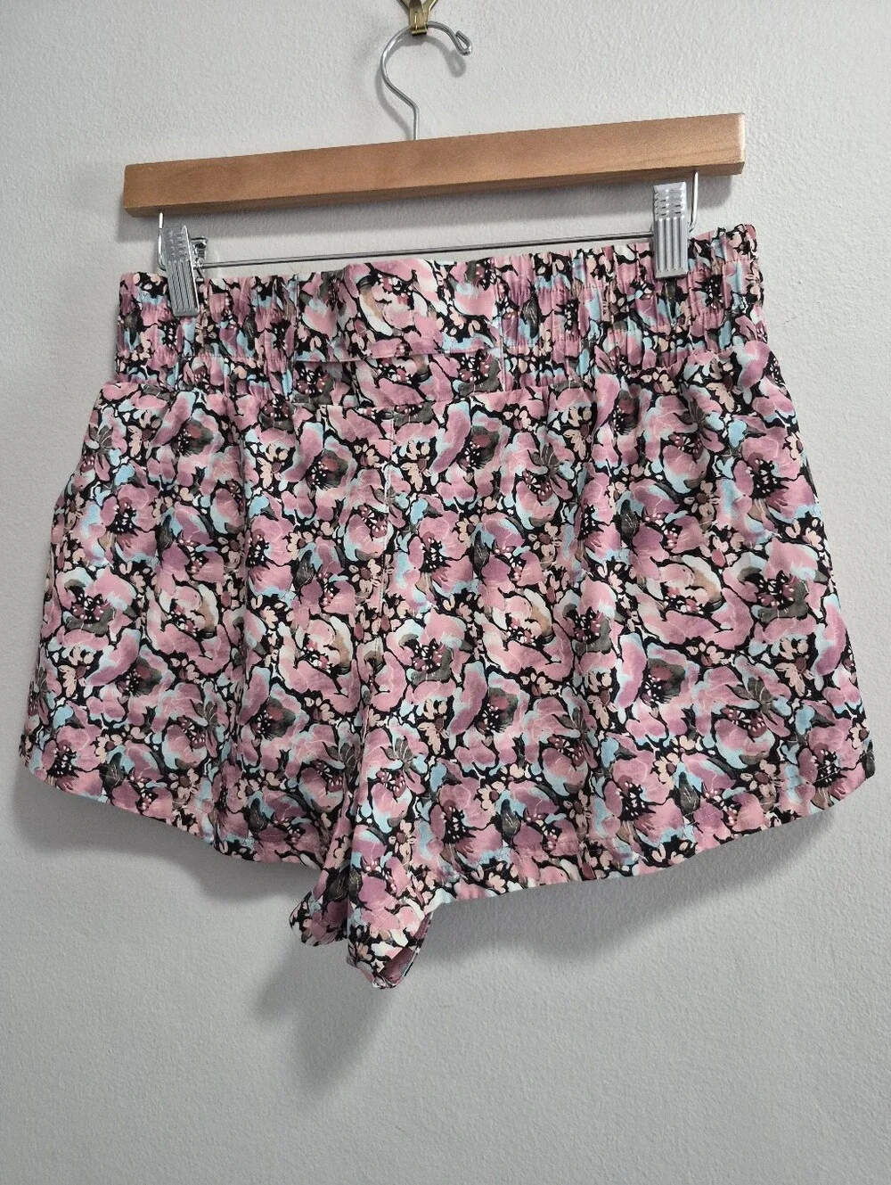 Varley Kallin Floral Athletic Running Shorts Lined 1.5